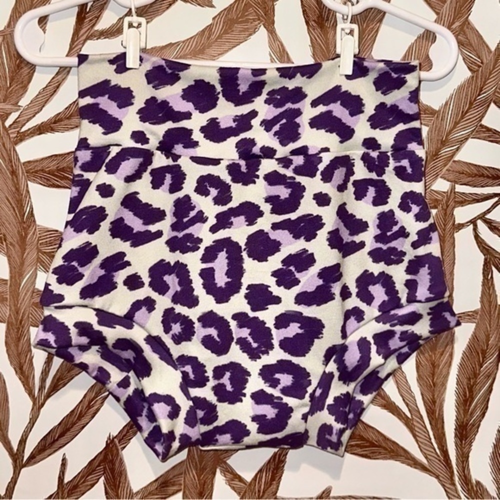 Purple leopard print 2T bummies new